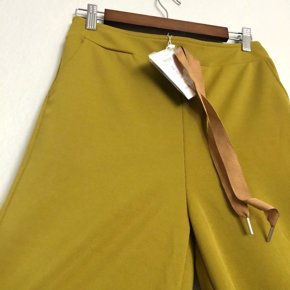 NWT Elegant Mustard Wide-Leg Pants - Picture 2 of 9